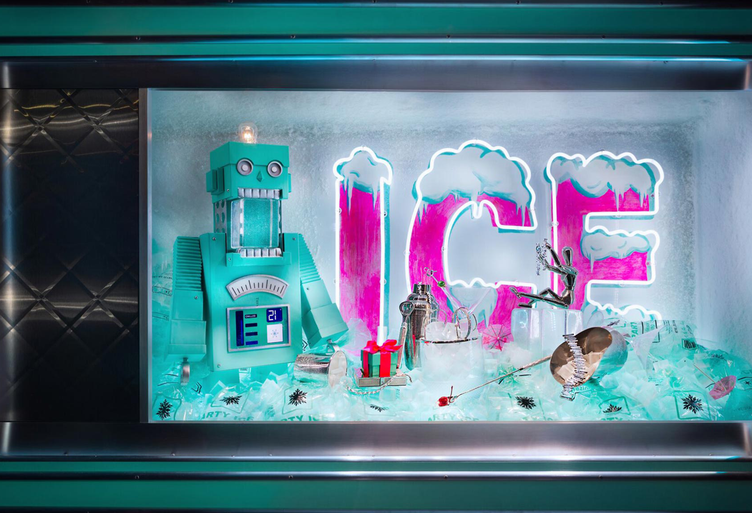 Window Retail Display - Image 4