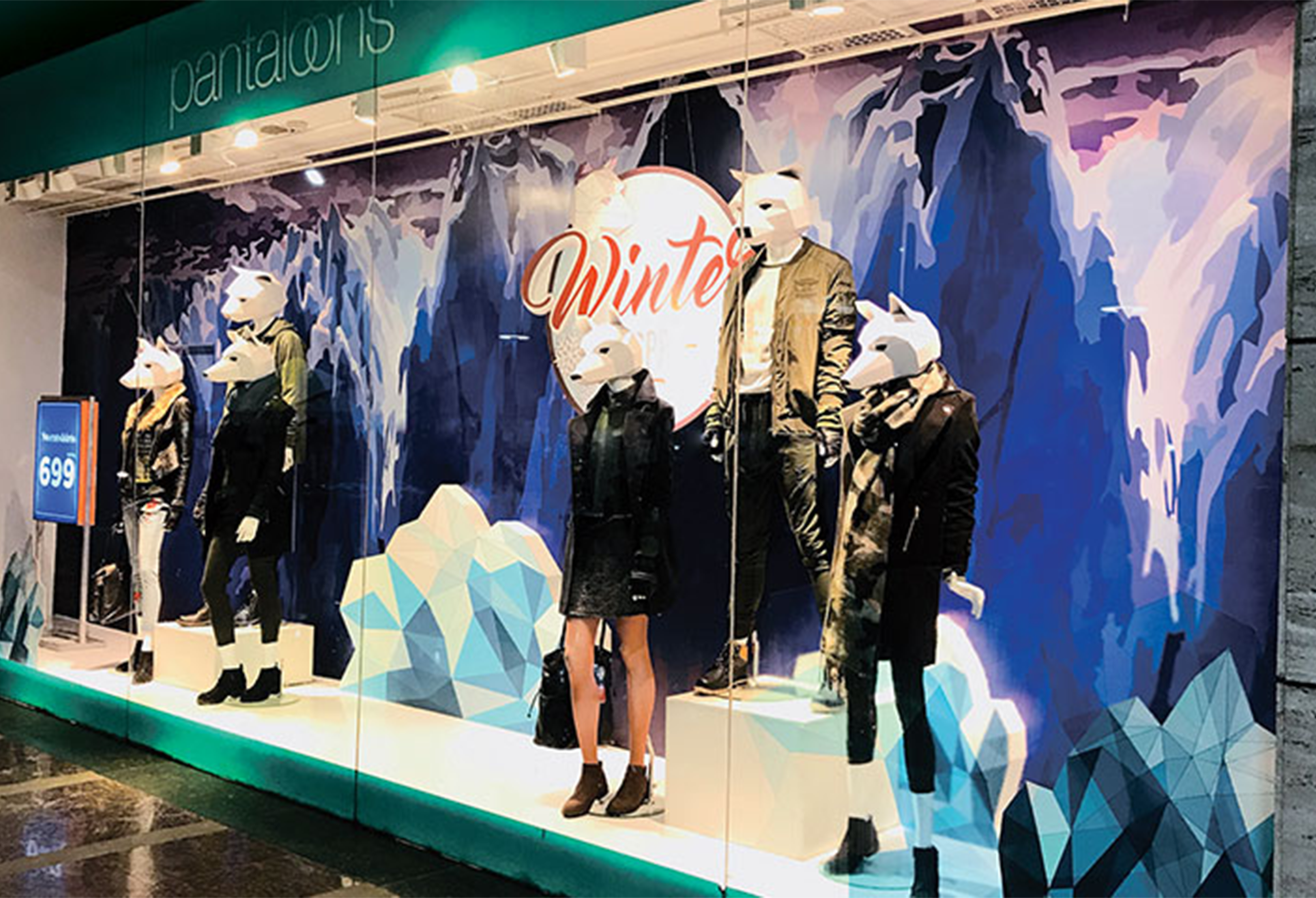 Window Retail Display - Image 3